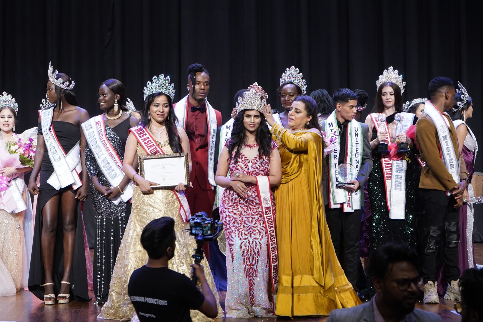 Read more about the article Is professional Institutional Grooming mandatory to win Miss India – Miss World – Miss Universe Beauty Pageant?